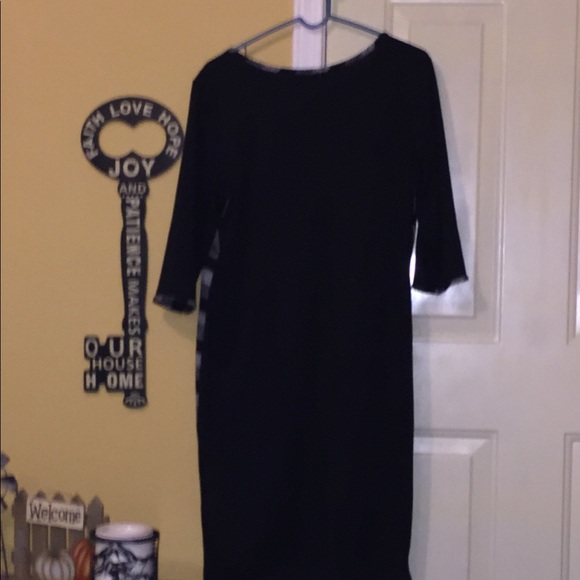 Stylish Black Dress with 3/4 sleeves! - Picture 7 of 9